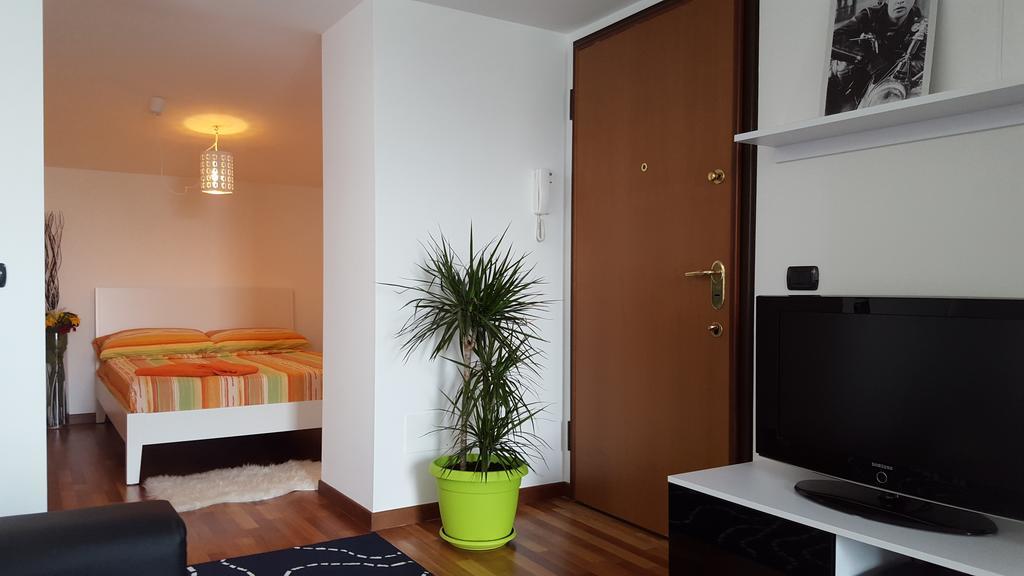 New Luxury Attic Santa Giulia Expo Διαμέρισμα Μιλάνο Δωμάτιο φωτογραφία